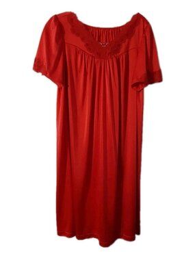 Shadowline Peignoir Gown Size Medium Red Lace Short Sleeve Vintage Length 36"